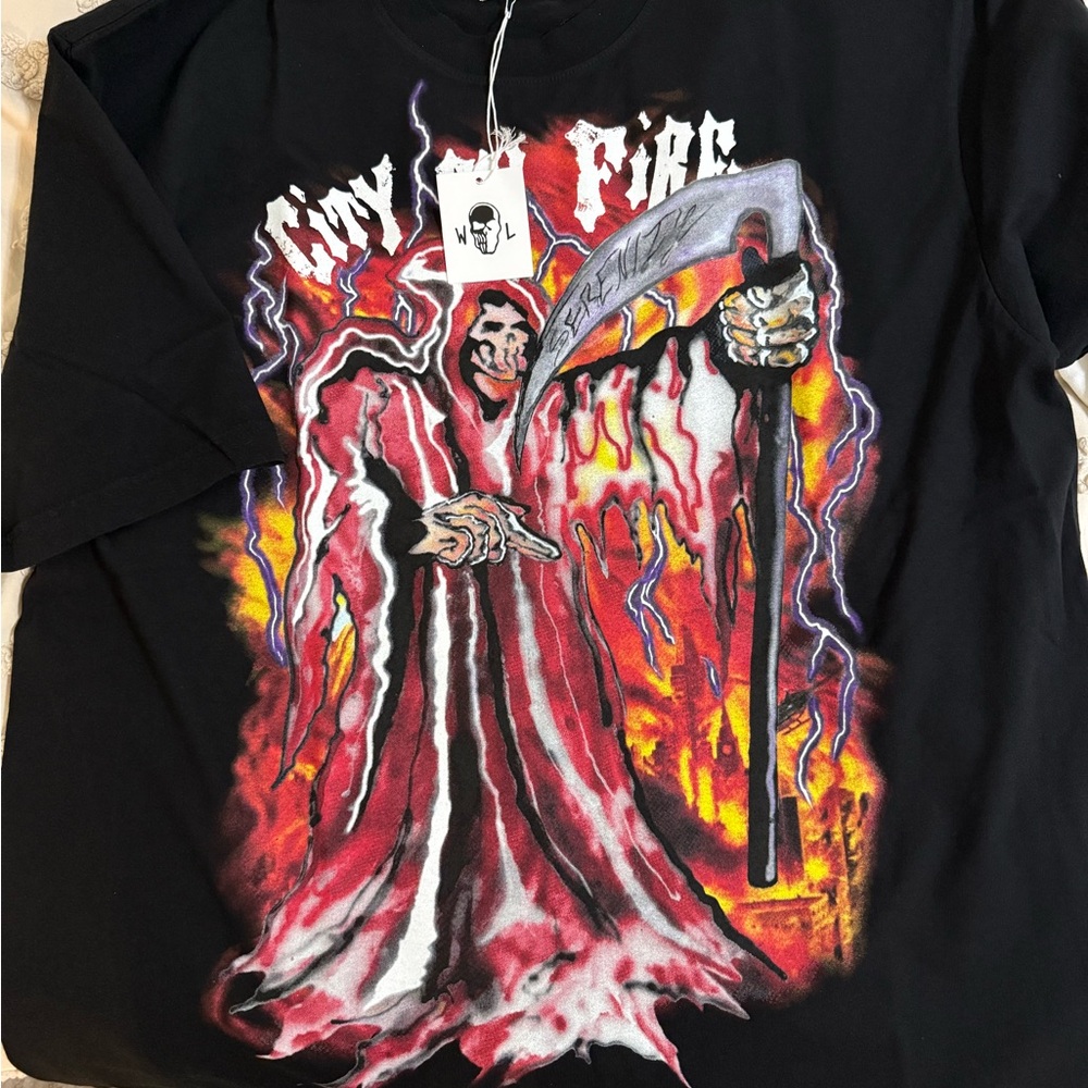 Warren Lotas City on Fire T- shirt. Size XL BRAND NEW